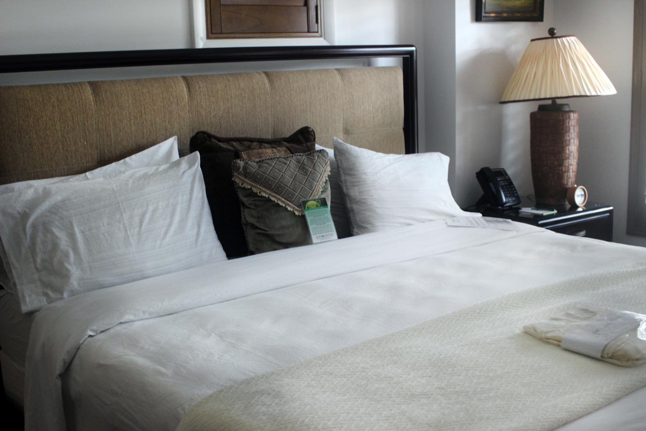 Villa Vancouver Room 1 3